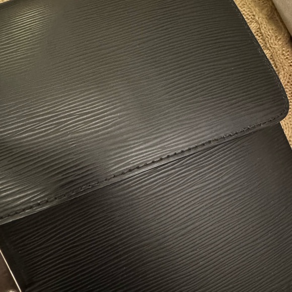 Louis Vuitton briefcase. Double compartments. Epi Leather. - Picture 6 of 14